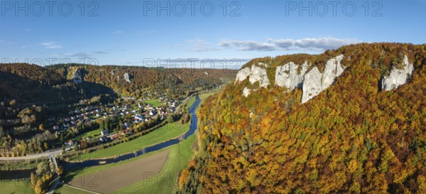 Aerial view, panorama of the Upper Danube Valley, surrounded by autumn vegetation with the Hausender Peaks above the Danube, climbing rocks, Jurassic limestone cliffs, Hausen im Tal, Swabian Jura, Baden-Württemberg, Germany