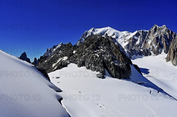 View of the mountains from the Télécabine Panorama Railway, La Tour Ronde, Mont Blanc, Mont Maudit, Le Mont Blanc du Tacul, in the foreground the glacier du Géant, Chamonix-Mont-Blanc, Haute-Savoie, France