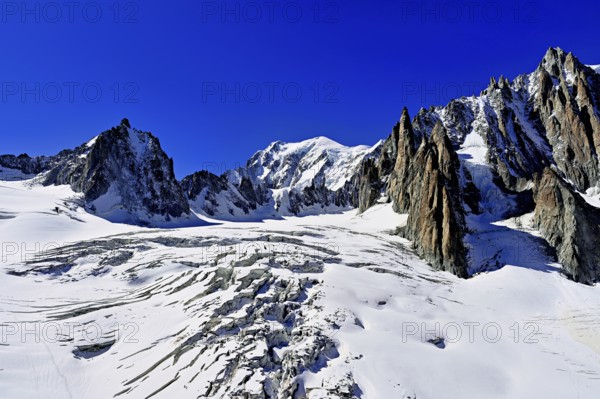 View of the mountains from the Télécabine Panorama Railway, La Tour Ronde, Mont Blanc, Le Mont Blanc du Tacul, in the foreground the glacier du Géant, Chamonix-Mont-Blanc, Haute-Savoie, France
