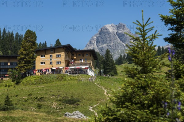 Berglandschaft und Berggasthof, Körbersee, Widderstein, Warth, Bregenzerwald, Vorarlberg, Alps, Austria