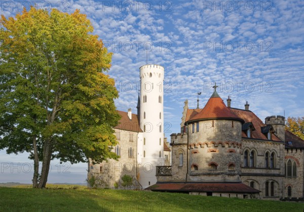 Lichtenstein Castle, also known as Württemberg's fairytale castle, built in the style of historicism, Lichtenstein, Swabian Jura, Baden-Württemberg, Germany