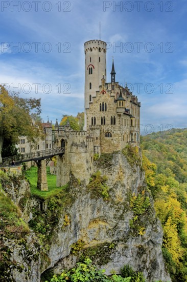 Lichtenstein Castle, also known as Württemberg's fairytale castle, built in the style of historicism, Lichtenstein, Swabian Jura, Baden-Württemberg, Germany