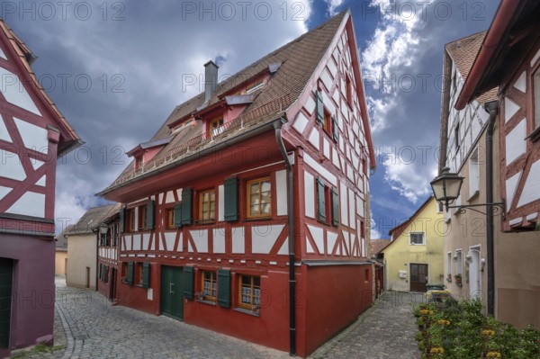 Historic half-timbered house with integrated city wall, built in 1553, reconstructions in 1660 and 1821, renovation 2000, Höllgasse 8, Lauf an der Pegnitz, Middle Franconia, Bavaria, Germany