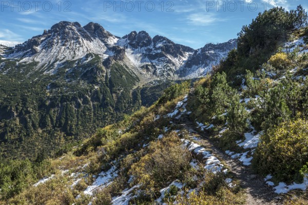 Hiking trail around the pulpit in autumn vegetation, in the back mountains of the Allgäu Alps, Allgäu, Vorarlberg, Austria
