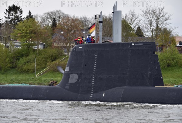 Warship, submarine, submarine TKMS Submarine 01 sails in the Kiel Canal, Schleswig-Holstein, Germany