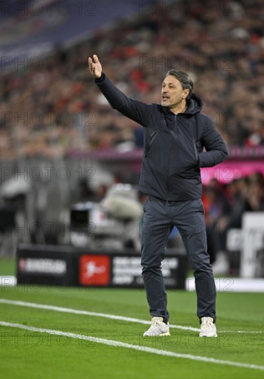 Coach Niko Kovac Borussia Dortmund BVB on the sidelines gesture gesture TV camera, German Classico, FC Bayern Munich FCB versus Borussia Dortmund BVB, Allianz Arena, Munich, Bayern, Germany