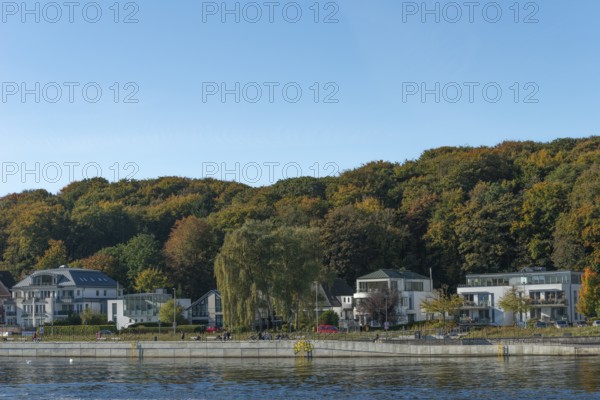 Kiel harbour, exclusive living on the Kiellinie waterfront, villas, balcony, water, slope, forest, benches, Kiel Fjord, Baltic Sea, Schleswig-Holstein, Germany