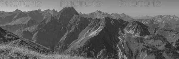 Mountain panorama from Laufbacher-Eckweg to Höfats, 2259m, Allgäu Alps, Allgäu, Bavaria, Germany