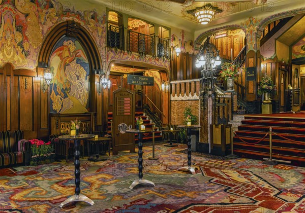 Foyer of the Tuschinski Theatre, Pathé Tuschinski, traditional cinema in the Art Deco style of the 1920s, Reguliersbreestraat, Amsterdam, the Netherlands