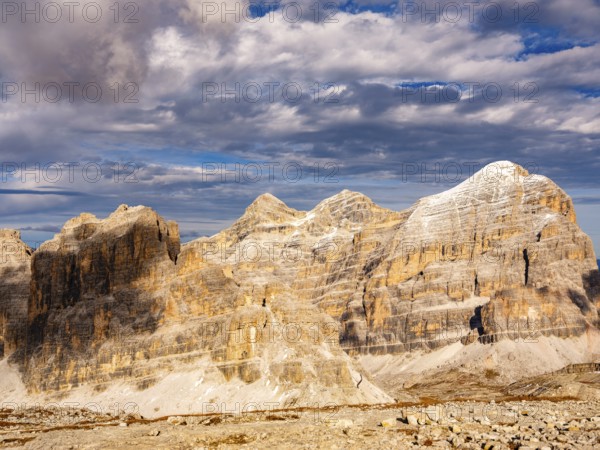 Lagazuoi and Tofana di Rozes rock massif in the evening light, Dolomites, Alps, Belluno province, Veneto region, Italy
