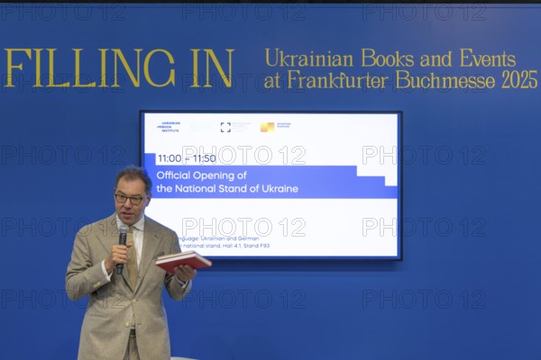 Minister of State for Culture Wolfram Weimer (non-party) and the Ukrainian Ambassador to Germany, Oleksiy Makeyev, open the Ukrainian national stand at the Frankfurt Book Fair. The 77th Frankfurt Book Fair takes place from 15 - 19 October 2025, Exhibition Grounds, Frankfurt am Main, Hesse, Germany