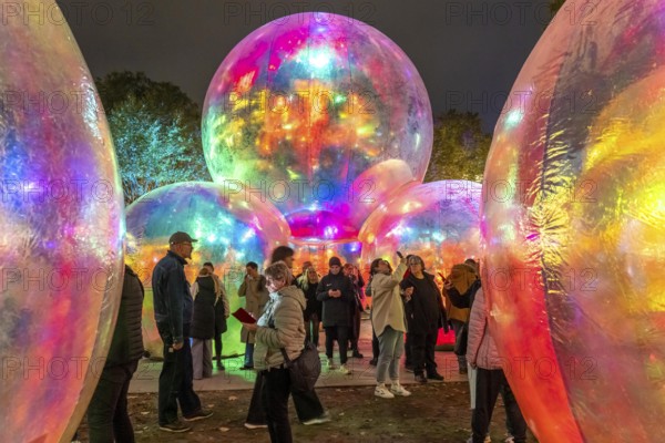 The 10th Essen Light Festival, in the city centre, second largest light art festival in Germany, light art on the Burgplatz, Evanescent light installation, by the Australian artist duo Atelier Sisu, large bubble-like spheres, with light and sound, Essen, North Rhine-Westphalia, Germany