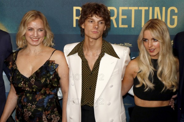 Producer Flavia Viotti, Mason Thames, Mckenna Grace and director Josh Boone at a fan event for All das Ungesagte zwischen uns - Regretting You at the Zoo Palast in Berlin on 12 October 2025