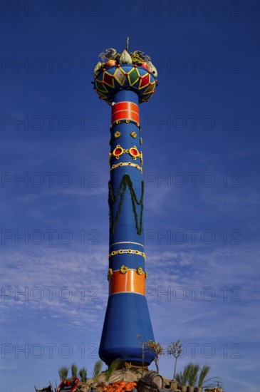 Fruit column, landmark, Cannstatter Wasen, funfair, carnival, spring festival, folk festival, Bad Cannstatt, Stuttgart, Baden-Württemberg, Germany