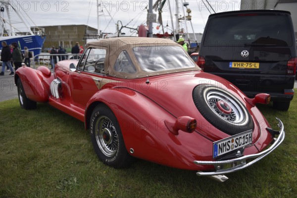 The very rare luxury sports car, vintage car, sports car, SCEPTRE 6.6S, at a classic car meeting in Büsum, Schleswig-Holstein, Germany