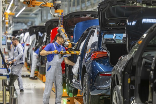Electric car production in the assembly halls of VW in Zwickau, Zwickau, Saxony, Germany