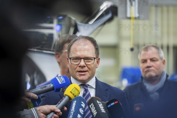 Federal Environment Minister Carsten Schneider during his visit to the Volkswagen vehicle plant in Zwickau, Zwickau, Saxony, Germany