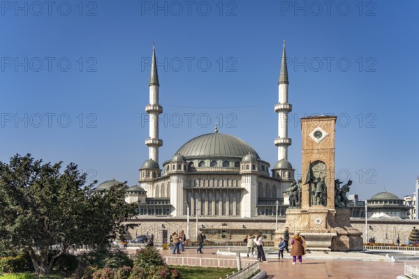 The Cumhuriyet Aniti Republic Monument and the Taksim Mosque on Taksim Square Taksim Meydani in Beyoglu, Istanbul, Turkey