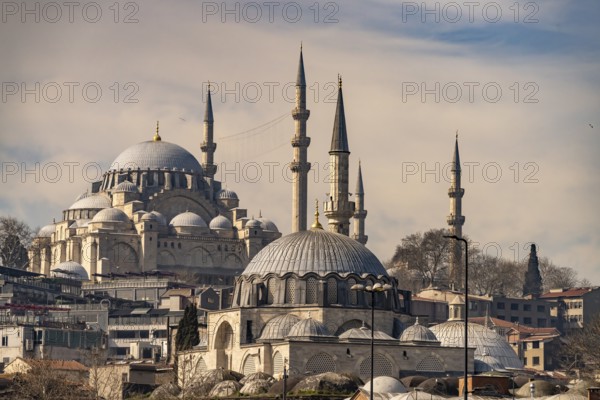 Rüstem Pasha Mosque and Suleymaniye Mosque on the third hill in Eminönü, Istanbul, Turkey