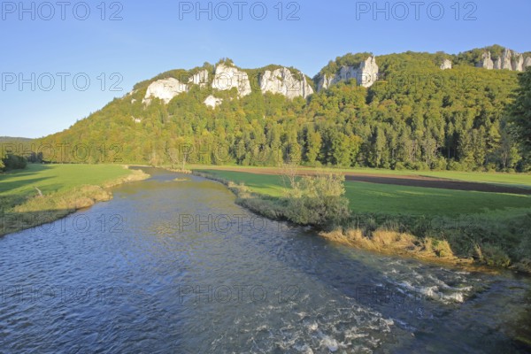 Danube with rock formations, landscape, rock cliffs, rocks, mountains, forest, nature photography, river landscape, Hausen im Tal, Beuron, Upper Danube Valley, Swabian Alb, Baden-Württemberg, Germany