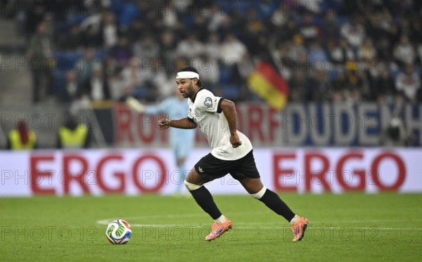 Serge Gnabry GER (20) Action on the ball in the background perimeter advertising logo ERGO World Cup qualifier, international match, Germany against Luxembourg, PreZero Arena, Sinsheim, Baden-Württemberg, Germany