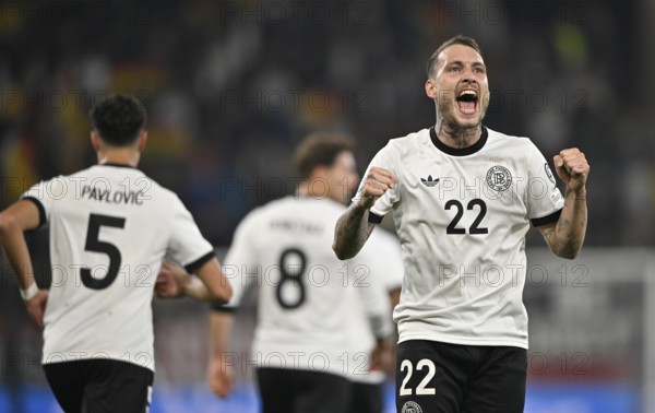 Goal celebration David Raum GER (22) Gesture Gesture Aleksandar Pavlovic GER (05) Leon Goretzka GER (08) World Cup qualifier, international match, Germany v Luxembourg, PreZero Arena, Sinsheim, Baden-Württemberg, Germany