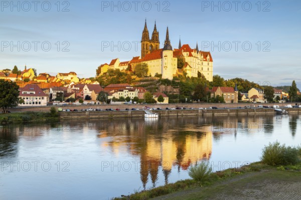 View of Albretsburg Castle and Meissen Cathedral, St. Johannis and St. Donatus, Reflection in the Elbe, River, Old Town, Meissen, Saxony, Germany