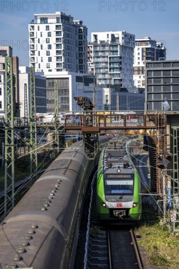 Wehrhahn station, railway line in Düsseldorf, along Toulouser Allee, residential area, office building, on former railway facilities, freight yard, industrial estates, tram, S-Bahn, regional train, North Rhine-Westphalia, Germany