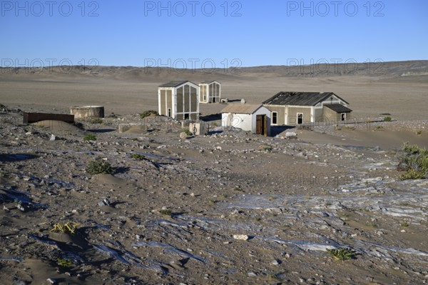 Alte Gebäude in Grillenthal, einst Versorgungsstation für Frischwasser, Diamentensperrgebiet, bei Lüderitz, Region Karas, Namibia