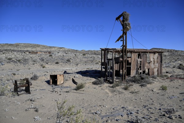 Ruinen der ehemaligen Diamantenstadt Pomona in der Wüste, Diamentensperrgebiet, bei Lüderitz, Region Karas, Namibia