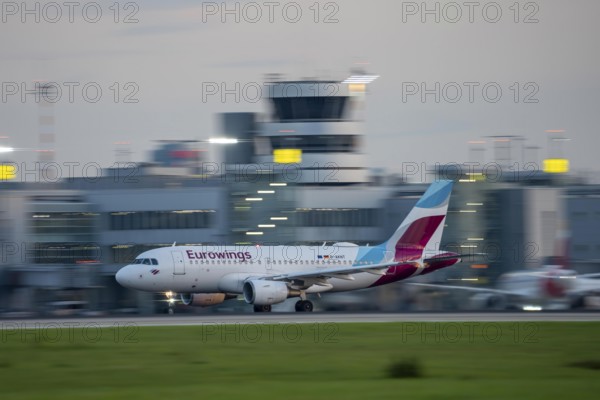 Eurowings Airbus A319-100, beim Start auf dem Flughaben Düsseldorf, DUS, Nordrhein-Westfalen, Deutschland