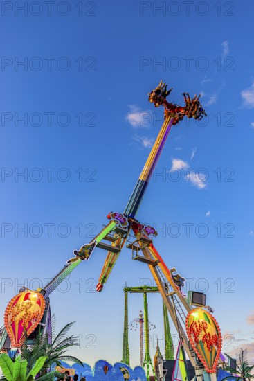 Oktoberfest attraction ride Flip Flac, Festwiese, Theresienwiese, Oktoberfest, Munich, Upper Bavaria, Bavaria, Germany