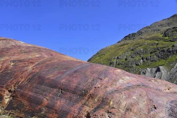 Hiking area below the Gepatsch Glacier in the Kaunertal with red rocks bearing traces of glacier ice, Kaunertal, Ötztal Alps, Tyrol, Austria