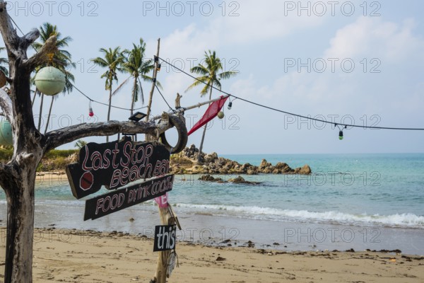 Sandy beach beach and beach bar, Klong Khong Beach, Sala Dan, Ko Lanta, Koh Lanta, Krabi Province, Southern Thailand, Andaman Sea, Thailand