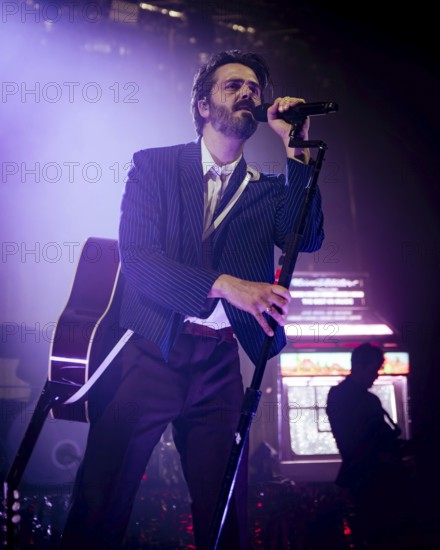 Ben Schneider, singer of Lord Huron live at the Tempodrom Berlin on 08.09.2025