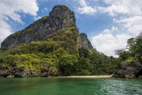 White sandy beach and coconut palms, Sabai Beach, Koh Mook, Trang Province, Southern Thailand, Andaman Sea, Thailand
