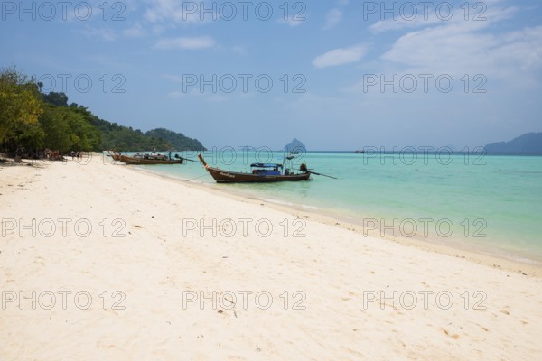 White sandy beach, Sunrise Beach, Koh Kradan, Hat Chao Mai National Park, Trang Province, Southern Thailand, Andaman Sea, Thailand