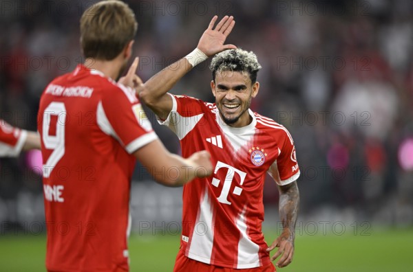Goal celebration Harry Kane FC Bayern Munich FCB (09) Luis Diaz FC Bayern Munich FCB (14) Action on the ball Allianz Arena, Munich, Bavaria, Germany