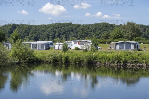 Caravan on the banks of the Ruhr, campsite, Mülheim an der Ruhr, Rurgebiet, North Rhine-Westphalia, Germany