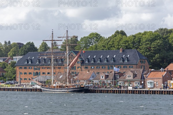 Sailing ship, Tiessenkai and Kanalstraße, Holtenau, Kiel, Schleswig-Holstein, Germany
