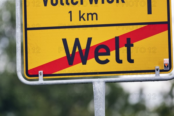 Town sign, traffic sign at the end of the village, end of the village world, inscription, village on the Eiderstedt peninsula, North Frisia, Germany