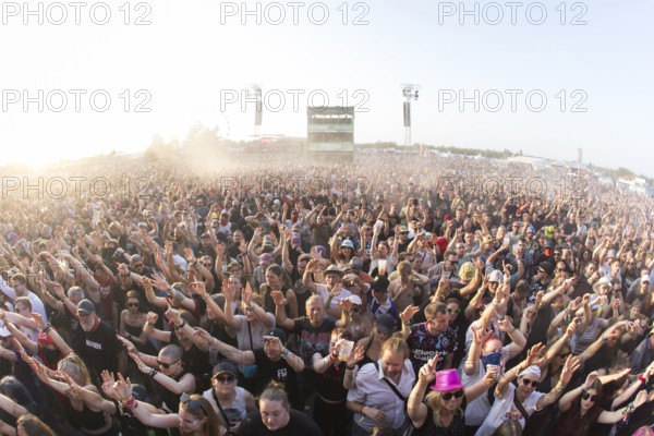 Festival visitors at the Highfield Festival on Saturday, Störmthaler See, 16/08/2025 Notes: the photo was taken with a fisheye lens