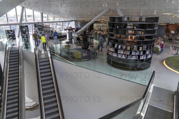 The Forum Groningen, public cultural and educational centre on the Nieuwe Markt, in the old town, with cinema, library, media labs, catering, roof terrace, study and reading areas, viewing points, 10 floors, connected by many escalators, Netherlands
