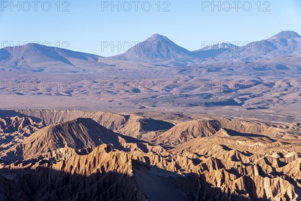View of volcanoes on the Chilean-Bolivian border, San Pedro de Atacama, San Pedro de Atacama, Región de Antofagasta, Chile