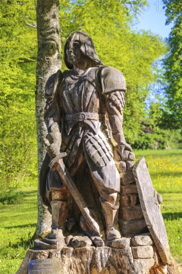 Knight of Lichtenstein, wooden sculpture sawn by Billy Tröge, artist, replica, large sculpture, for the 60th birthday of H.S.H. Duke Wilhelm Albert von Urach, donated by the Etter family, at Lichtenstein Castle, Honau, municipality of Lichtenstein, Baden-Württemberg, Germany