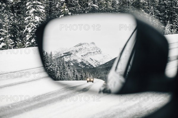 Winter road trip on the Icefields Parkway with lots of snow and ice, Banff National Park, Jasper National Park, Alberta, Canada