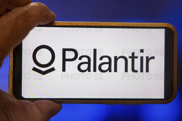Palantir symbol image: PALANTIR logo on a smartphone