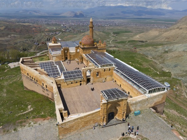 View of a large, well-preserved fortress with a dome in the background of an open landscape, aerial view, Ishak Pasha Palace, Ishak Pasha Palace, Ishak Pasa Sarayi, Ottomans, Dogubayazit, Dogubayazit, Dogubeyazit, Agri Province, Agri, Eastern Anatolia, Anatolia, Turkey