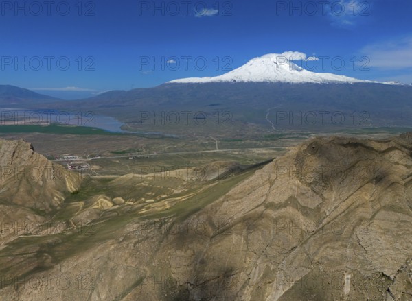 Snow-covered mountain under a clear blue sky with a vast landscape in the foreground, Great Ararat, Büyük Agri Dagi, Dogubayazit, Dogubayazit, Dogubeyazit, Agri Province, Agri, Eastern Anatolia, Anatolia, Turkey