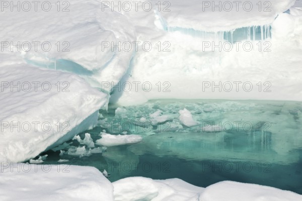 Drift ice, sea ice, sea, Faksevagen, Spitsbergen, Svalbard